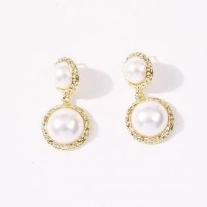 Delicate Gold – Pearl Earrings