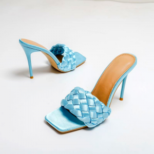 Scarlett Azul – Heels