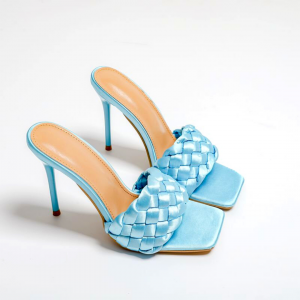 Scarlett Azul – Heels